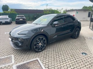 PORSCHE Macan 4