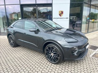 PORSCHE Macan 4
