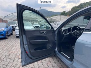 VOLVO Xc60 2.0 b4 momentum awd auto