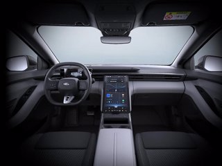 FORD Capri 52kwh standard range style rwd