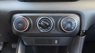 TOYOTA Yaris 1.0 Trend 95CV benzina, cambio manuale